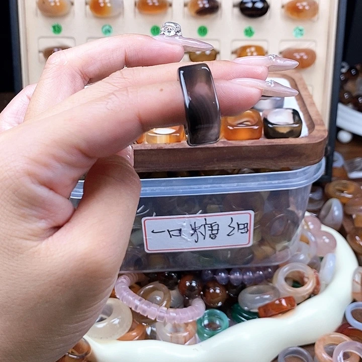 戒指未镶嵌玛瑙/玉髓淑****儿