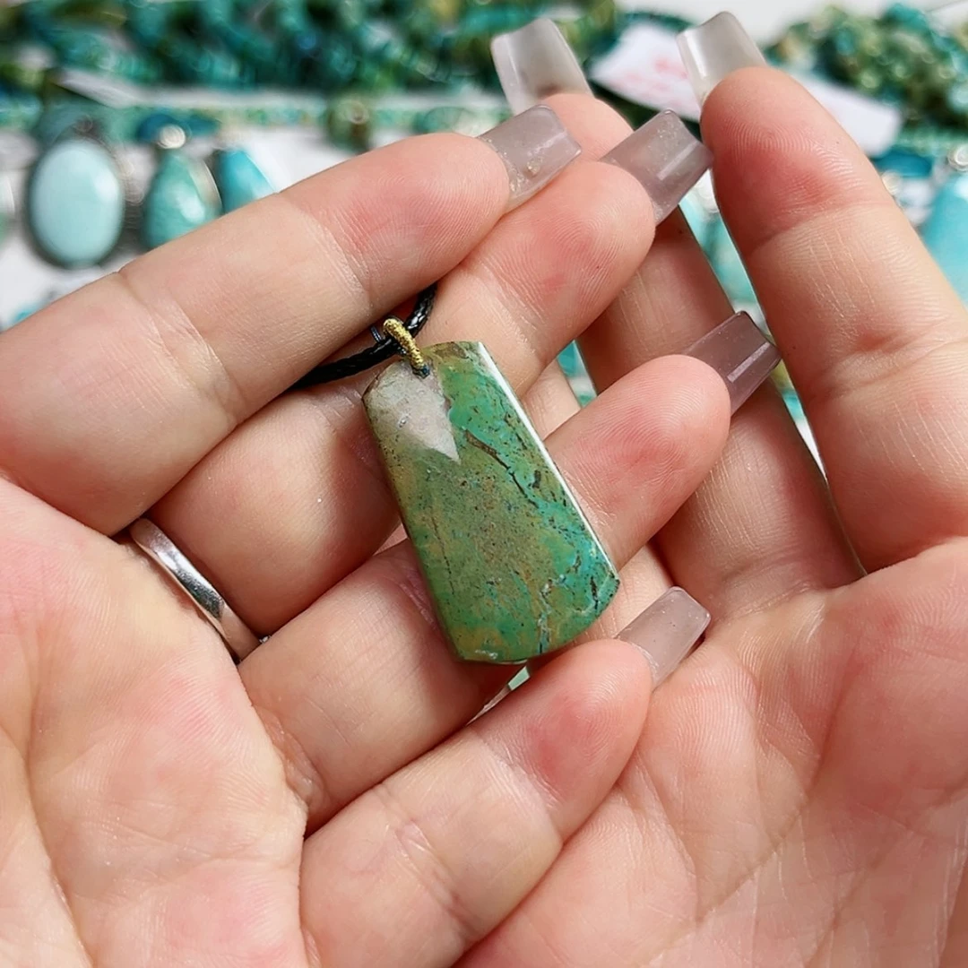 【闪购商品】未镶嵌绿松石珠宝奇石