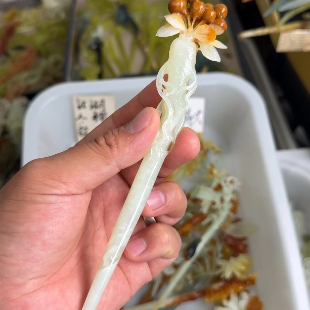 岫玉未镶嵌发饰美**晴