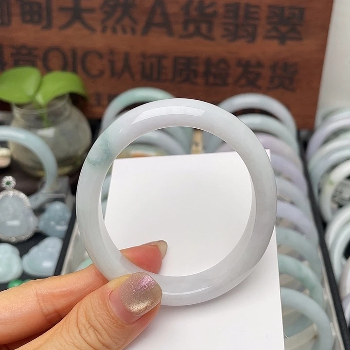 翡翠未镶嵌手镯54.8贵妃