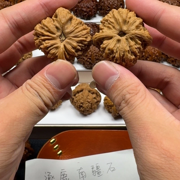 吊坠文玩核桃南疆