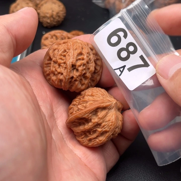 *****把件桃核磨盘39个