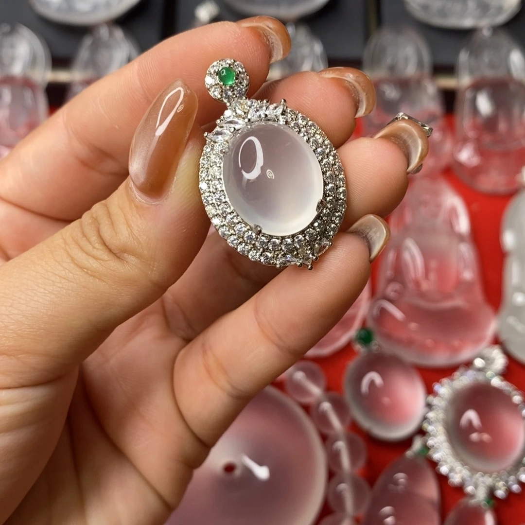 石英质玉合金吊坠赠链