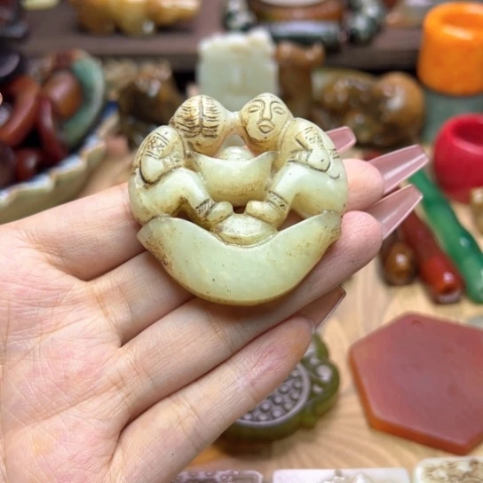 未镶嵌蛇纹石玉颈饰