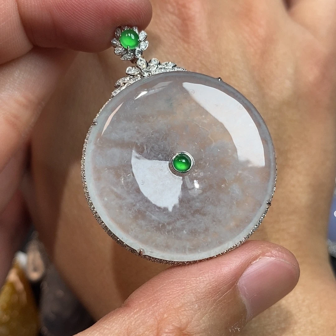 翡翠颈饰18K金镶嵌平安扣