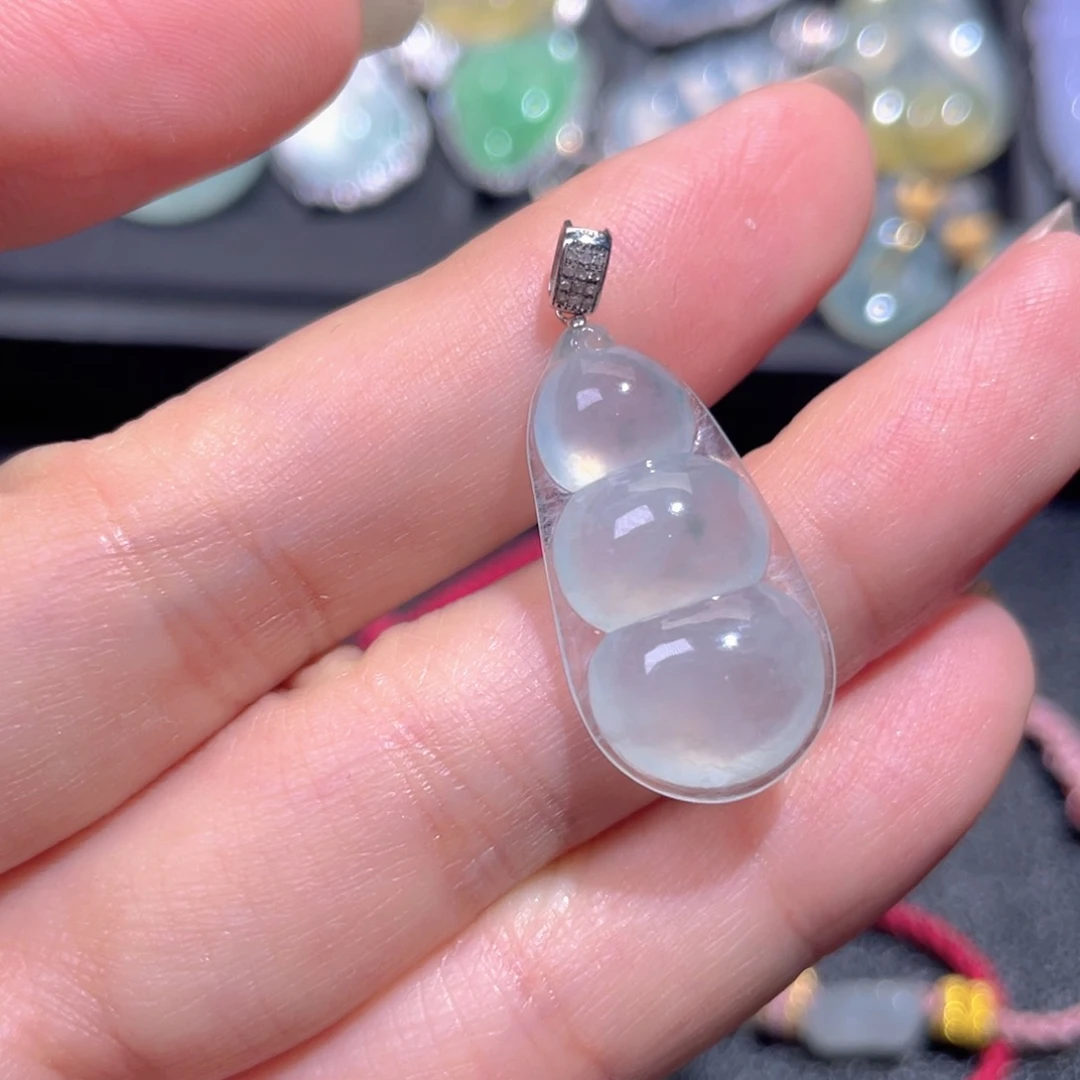 颈饰18K金镶嵌翡翠翡翠