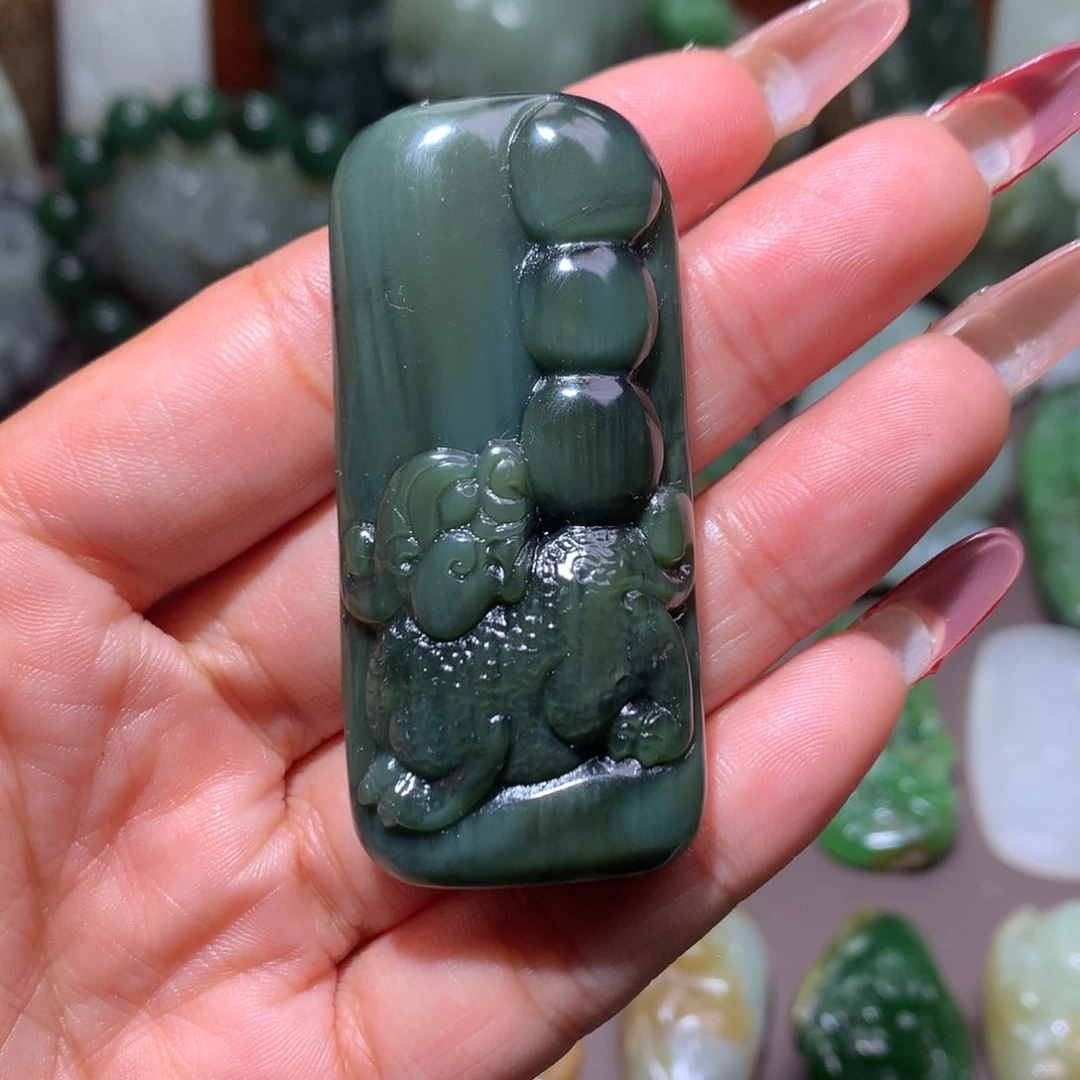 颈饰未镶嵌和田玉