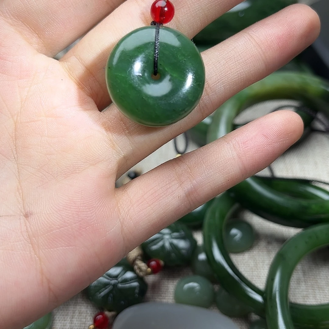 和田玉（碧玉）未镶嵌颈饰