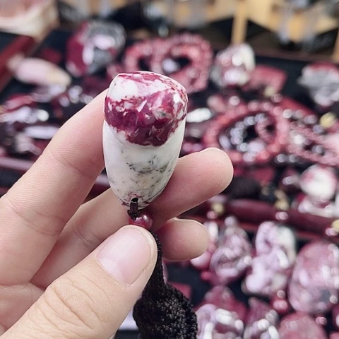 【闪购商品】天然辰砂天然原矿朱砂吊坠