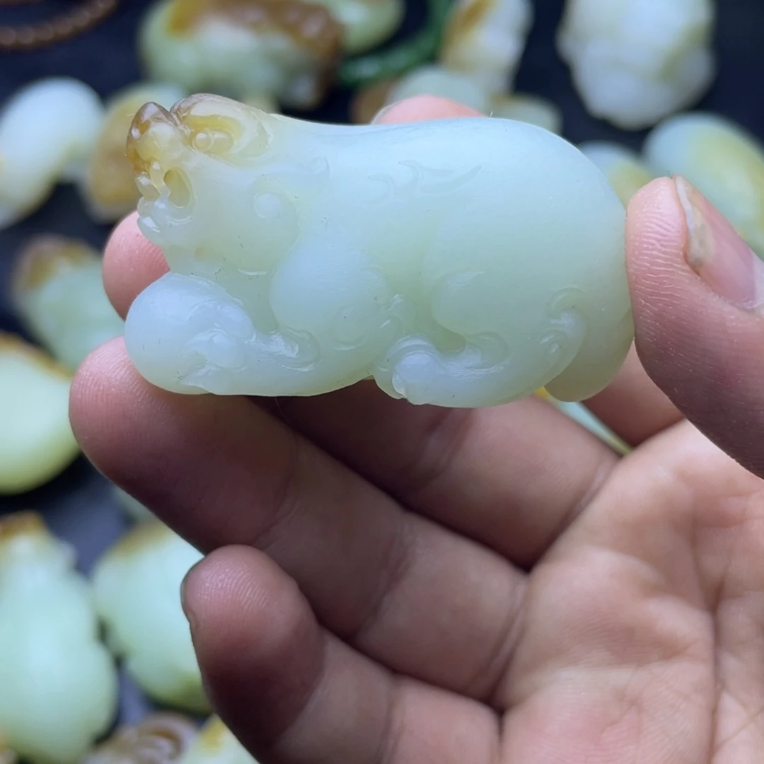*****和田玉（糖玉）未镶嵌颈饰