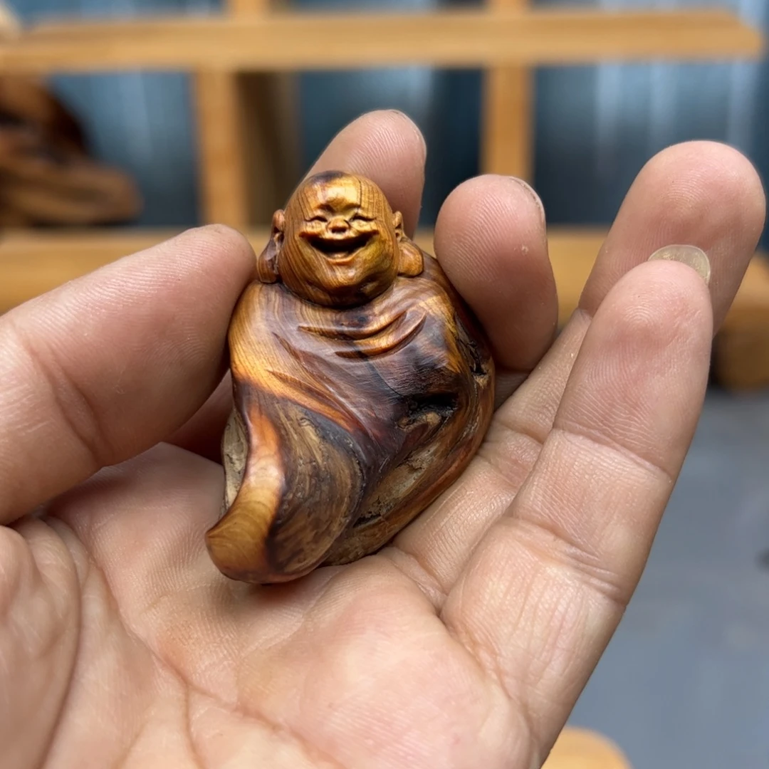 谢***囡木崖柏木摆件手把件