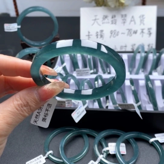 翡翠手镯未镶嵌糖*喽