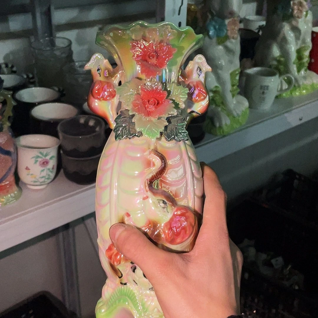 摆件J****k    磕碰。瑕疵。