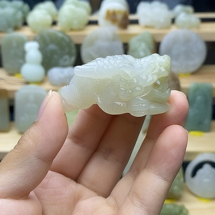 未镶嵌和田玉挂件