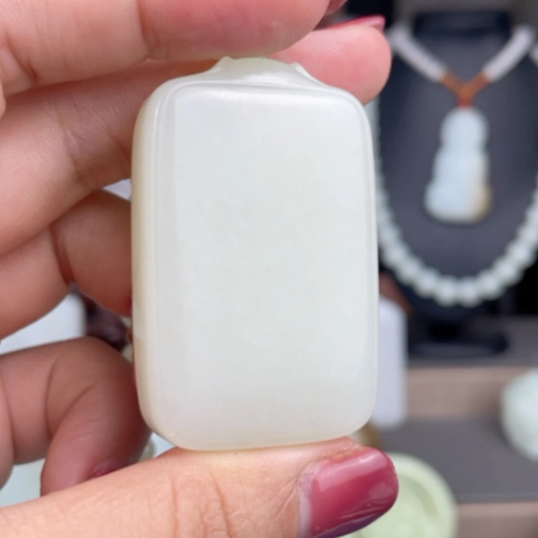 【闪购商品】颈饰未镶嵌和田玉