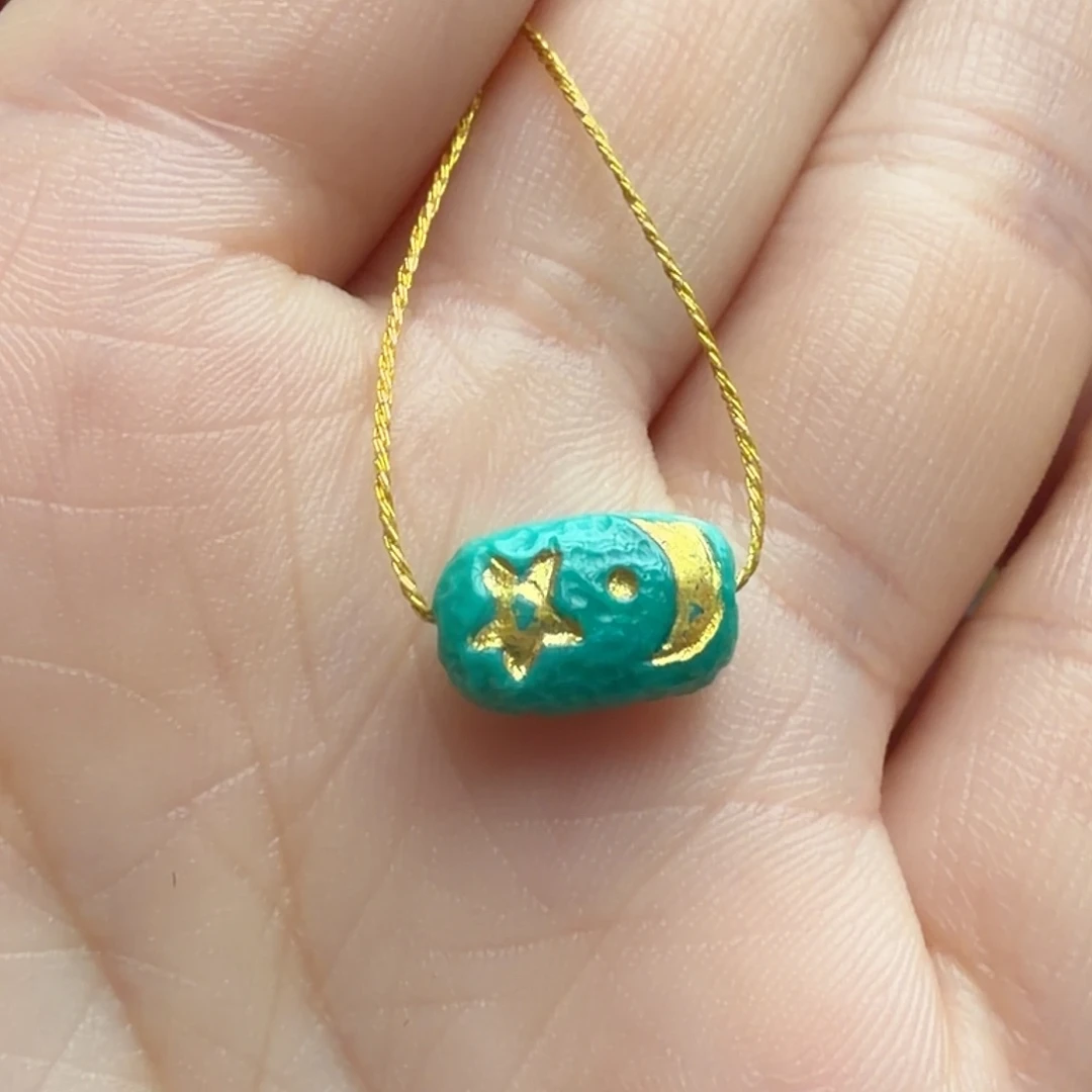 绿松石未镶嵌颈饰