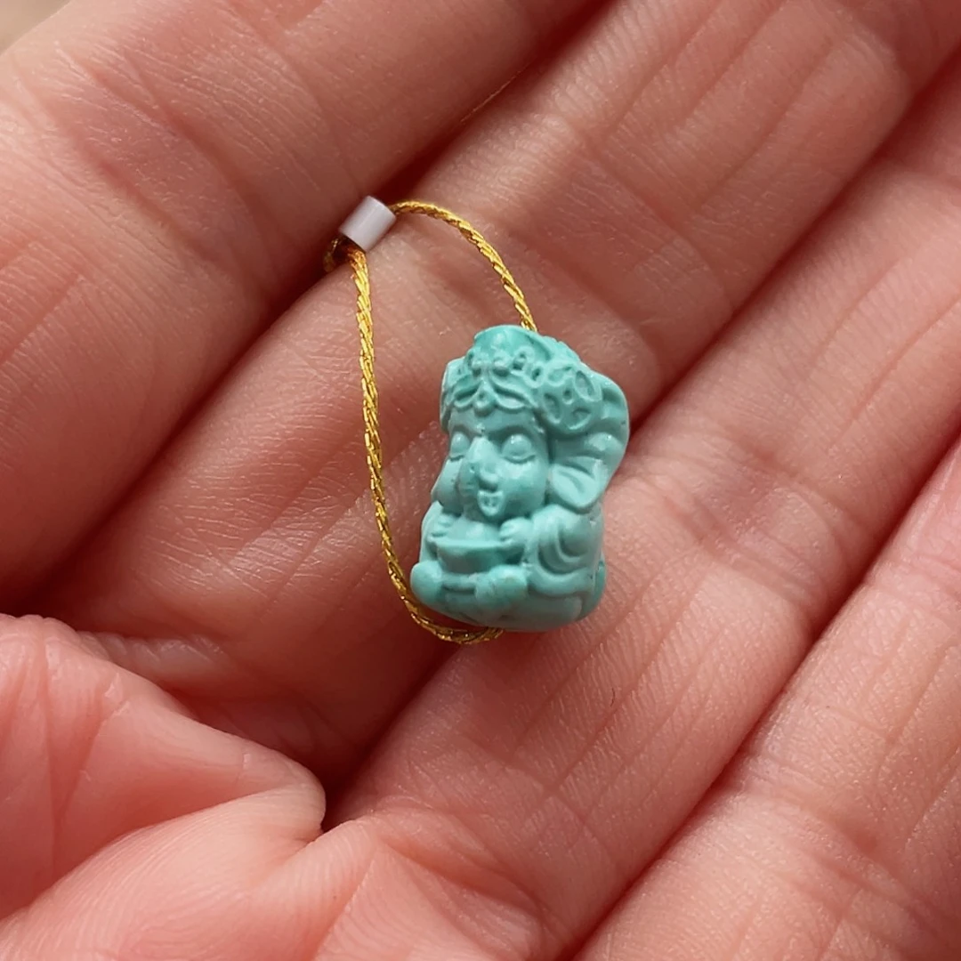 绿松石颈饰未镶嵌