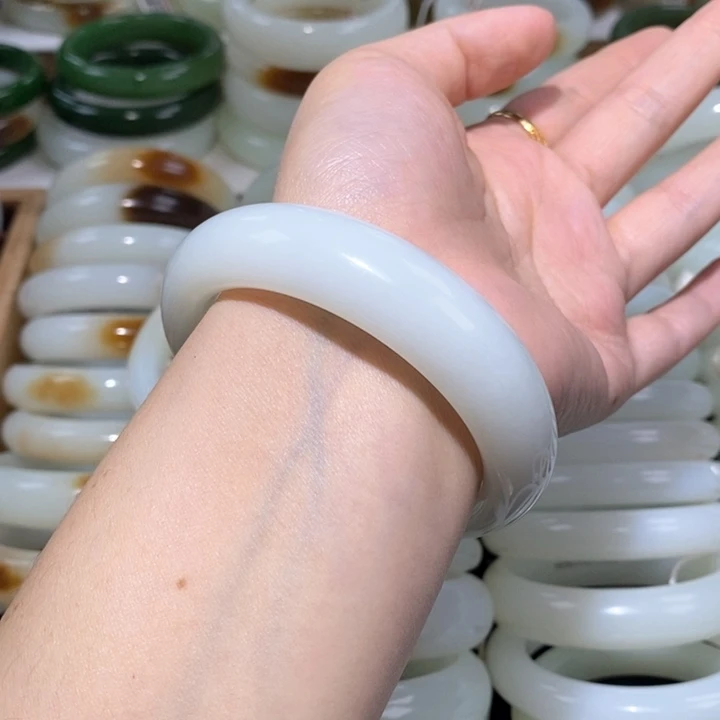 和田玉手镯未镶嵌羊脂白镯
