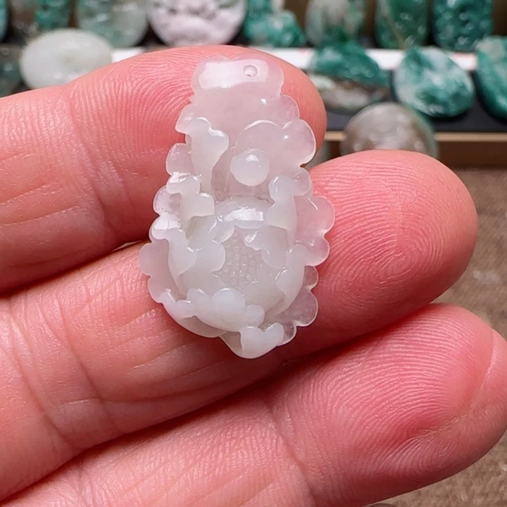 独山玉未镶嵌颈饰