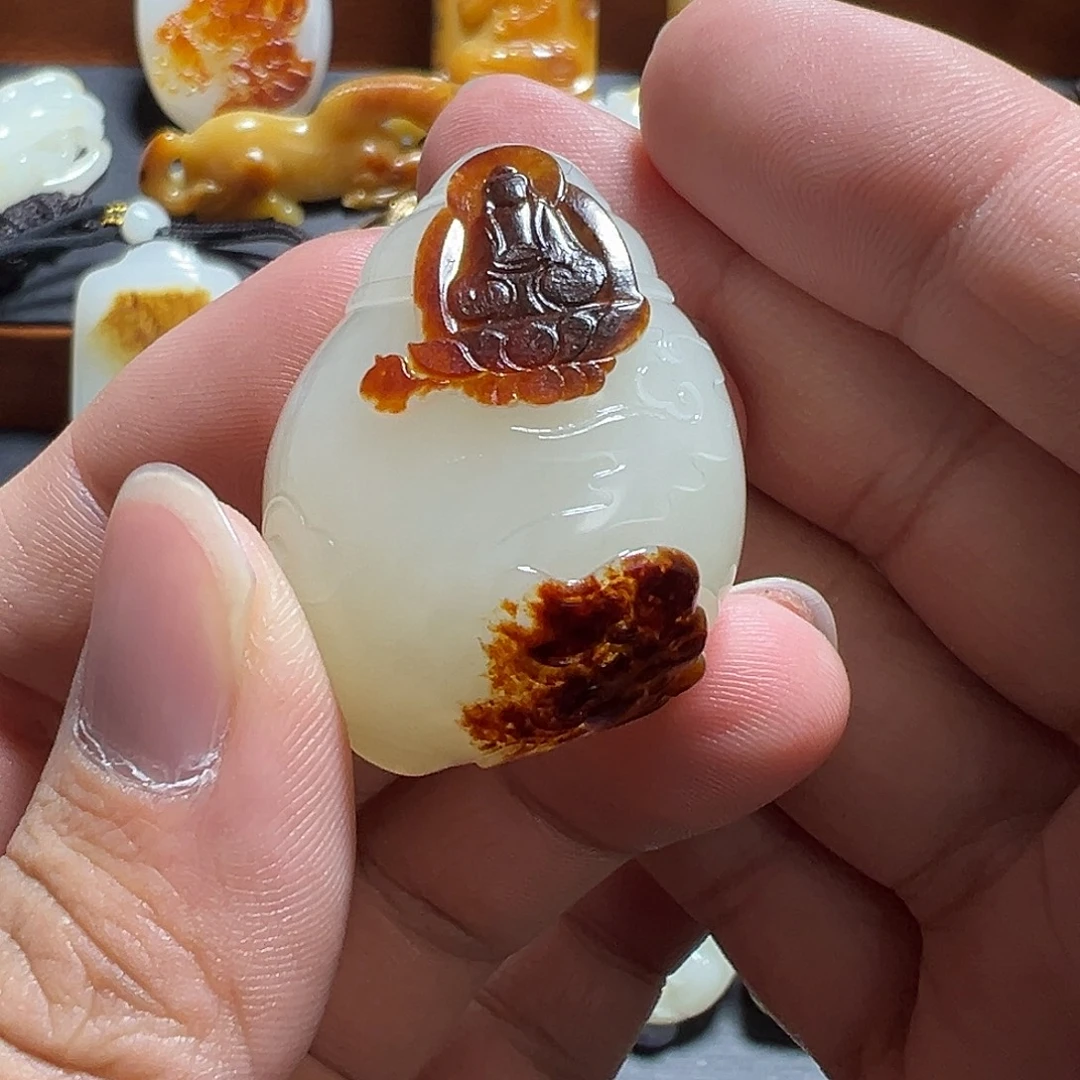 y***o和田玉未镶嵌颈饰
