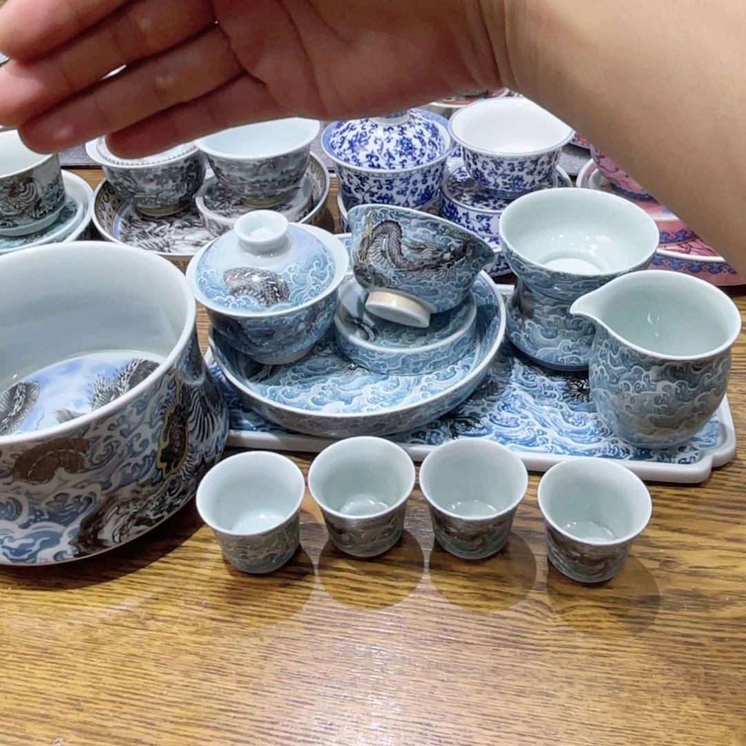 麦****胖景德镇陶瓷学院教授兼秘书