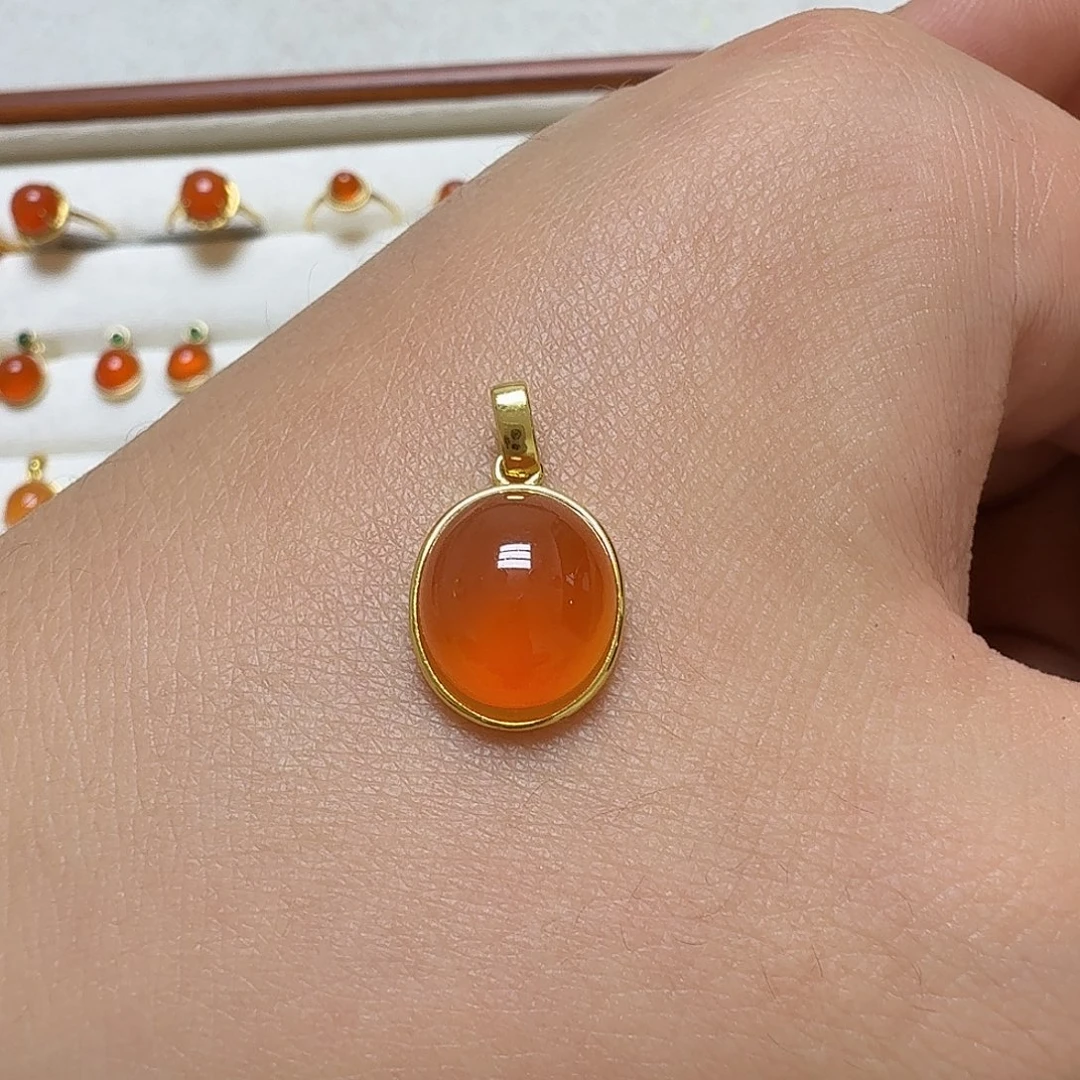 南红玛瑙银S925镶嵌保山冰红无优化原矿锁骨吊坠1.7g