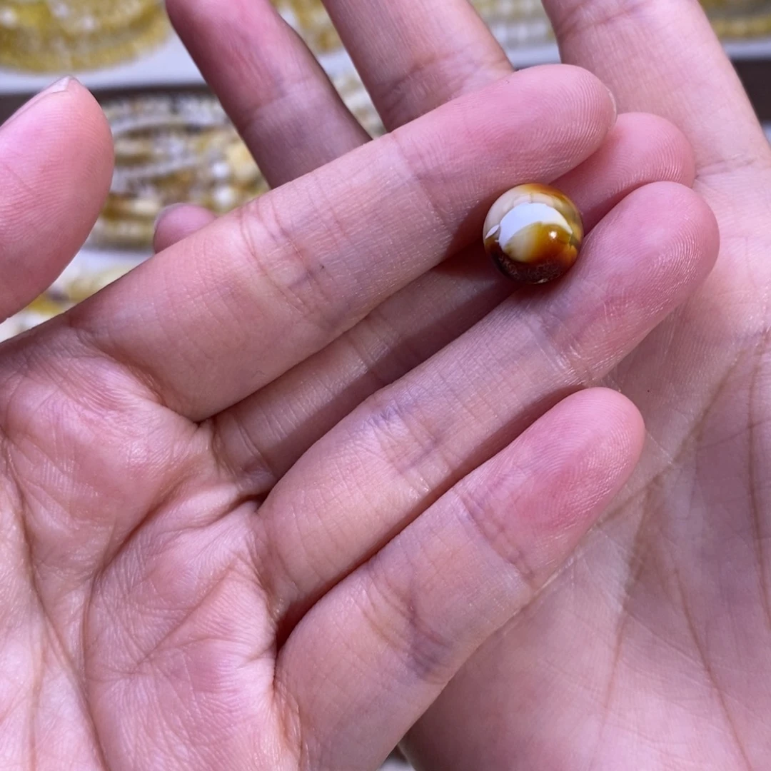 未镶嵌琥珀裸石阿*10+圆珠