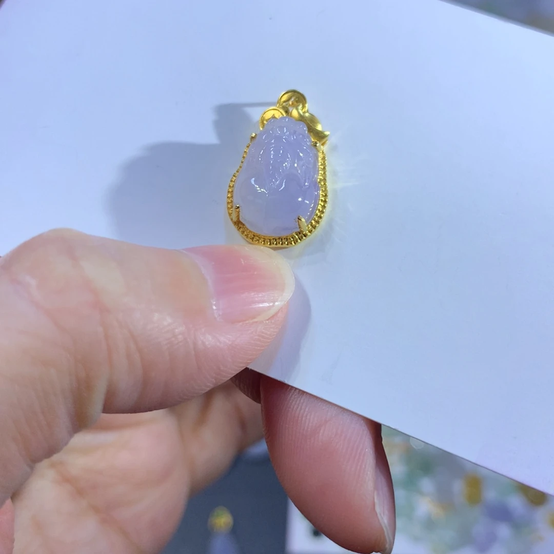 翡翠18K金镶嵌颈饰