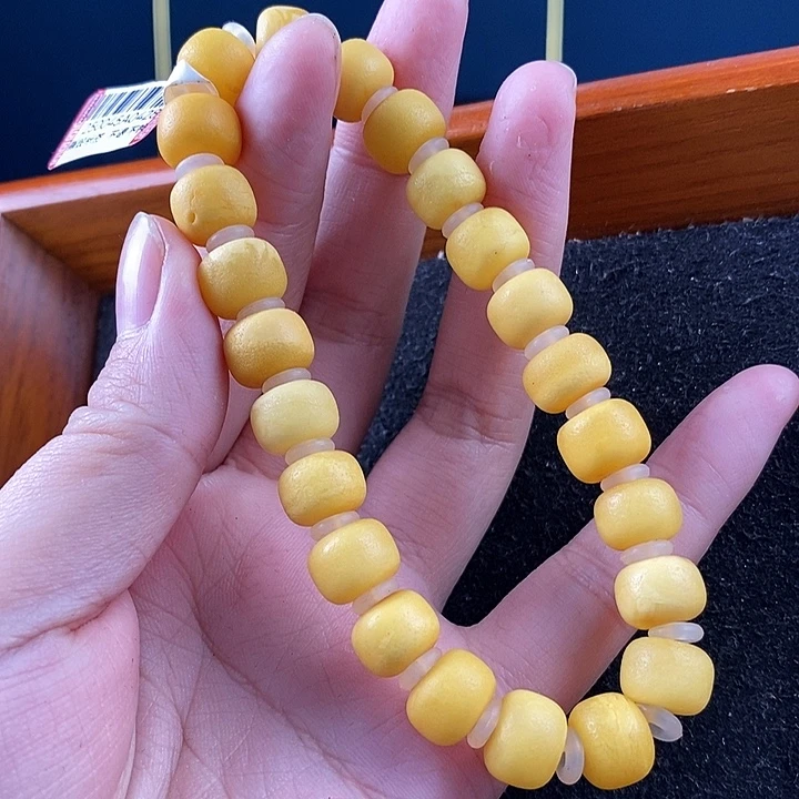 蜜蜡未镶嵌珠宝奇石