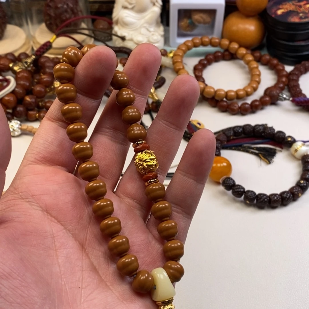 吊坠猴头核桃。。。。。。。。。