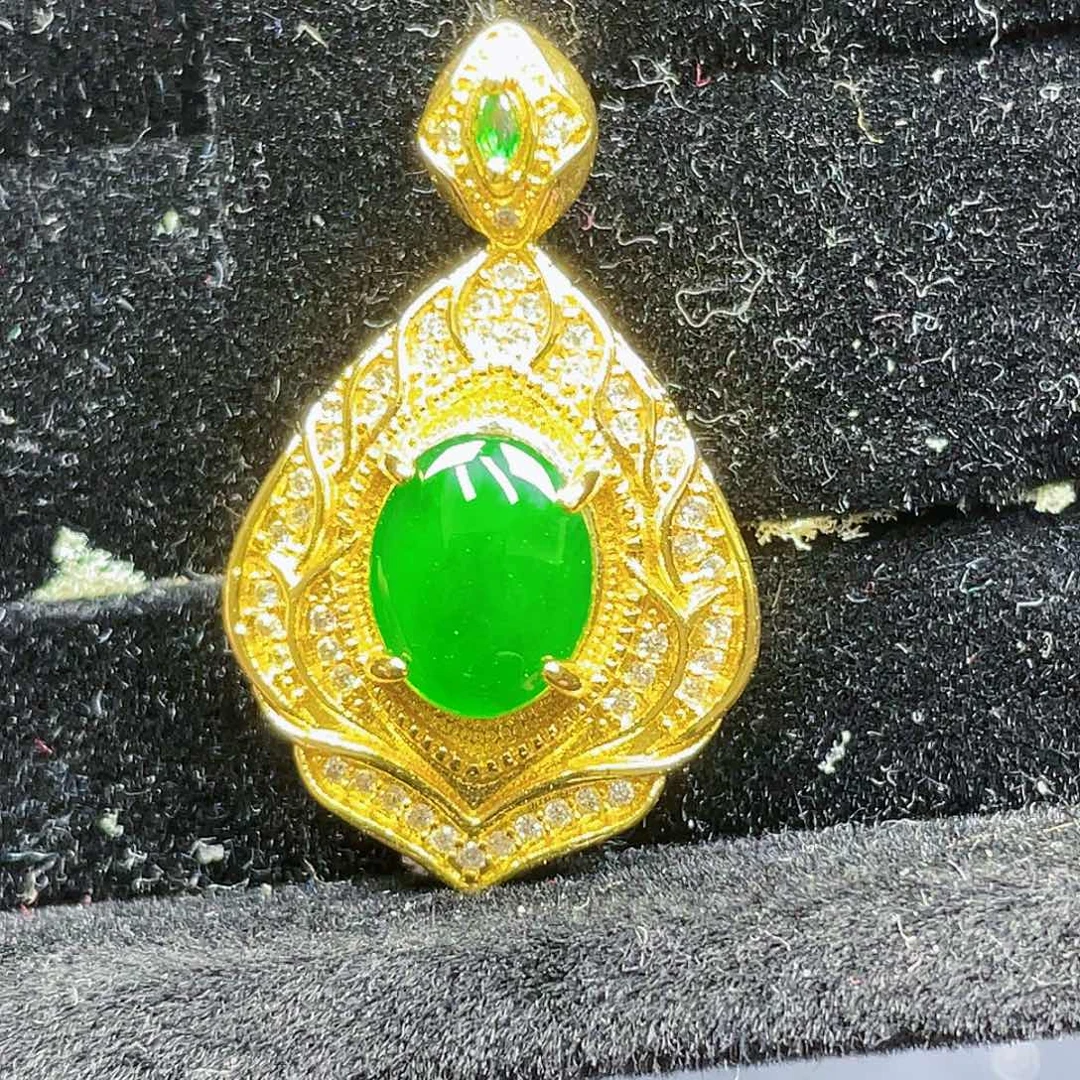 翡翠颈饰未镶嵌71，