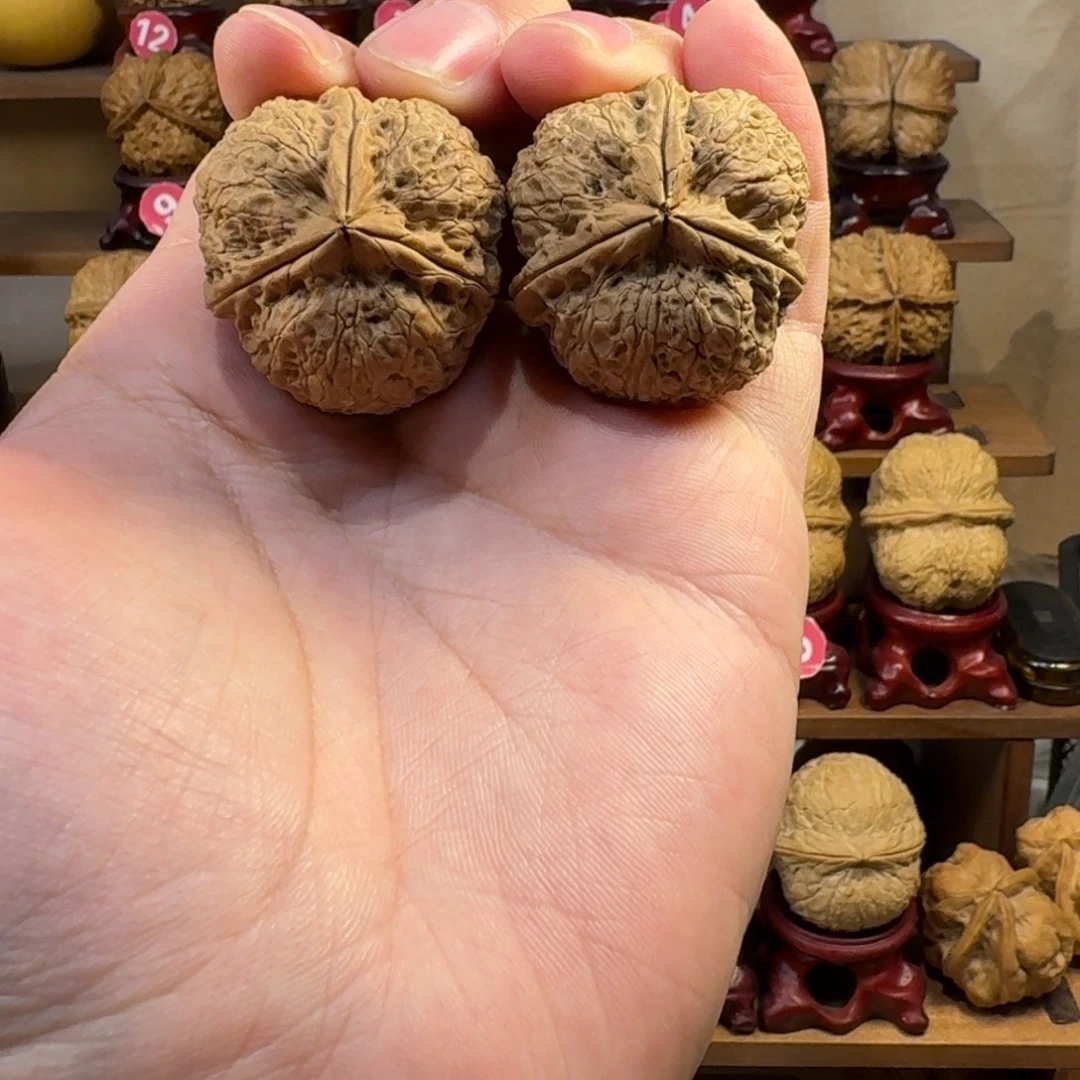 铁核桃把件铁狮子三棱正奔肚高同尺38尺