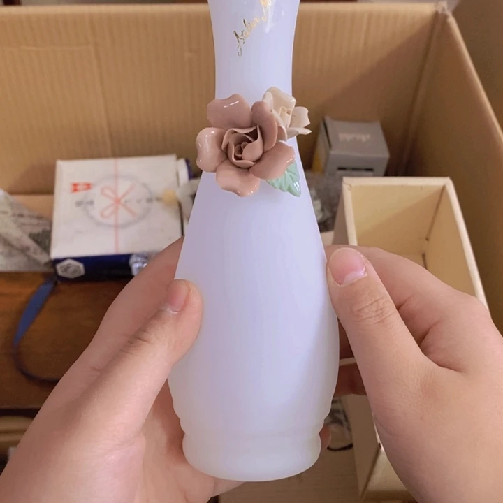 精美家用花瓶一客