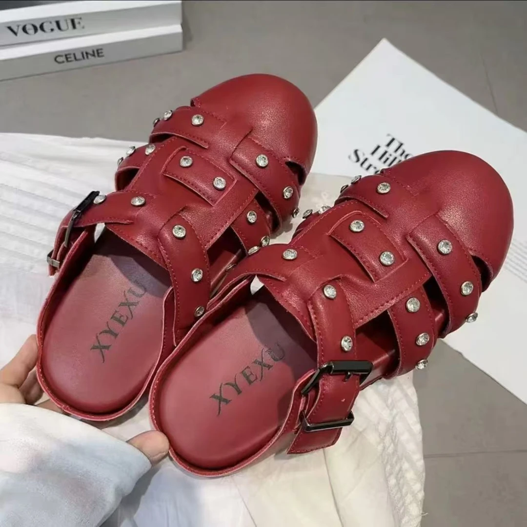 包头拖半拖包头极简风日常坡跟百搭夏季水钻高跟覆膜红色凉拖