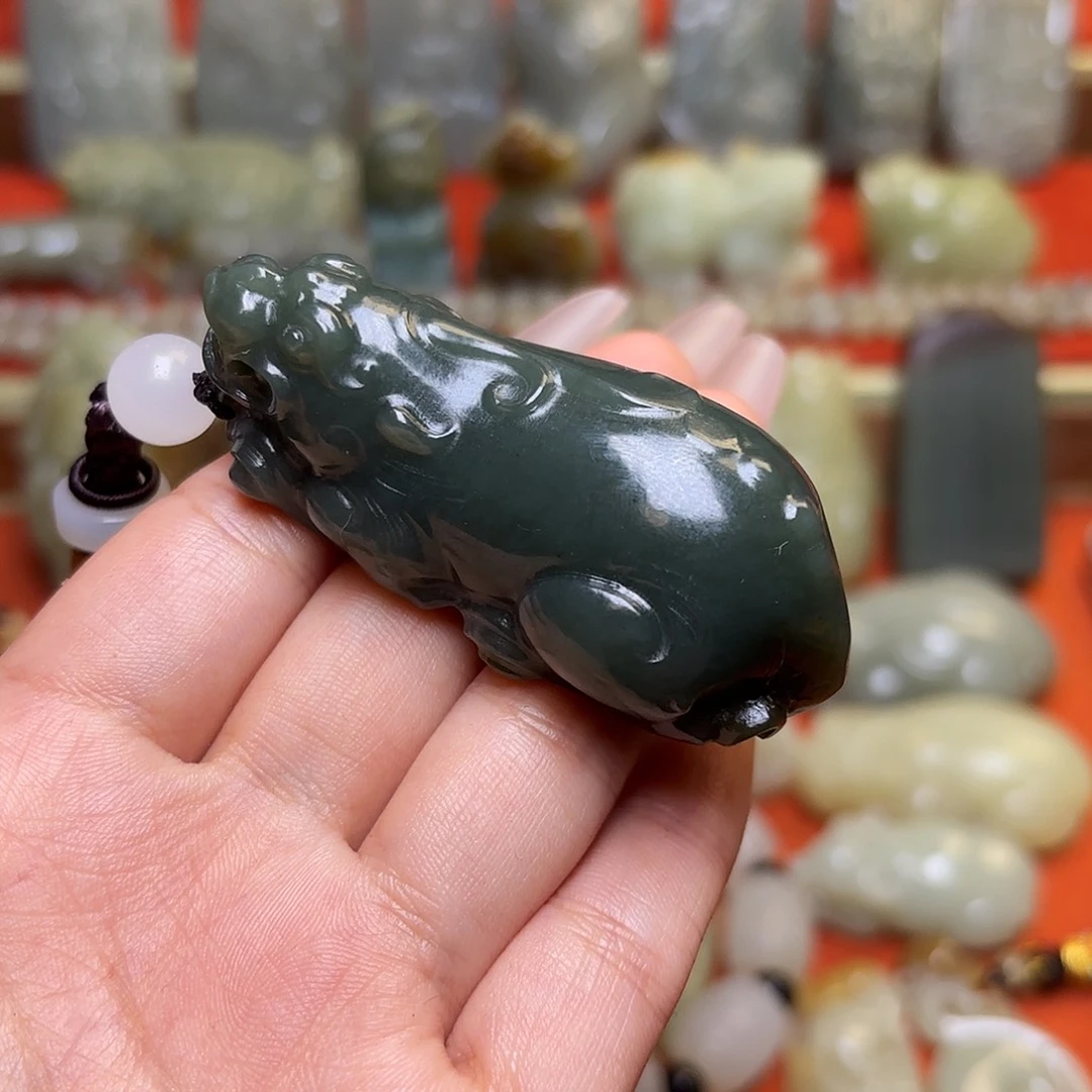 颈饰未镶嵌和田玉有裂