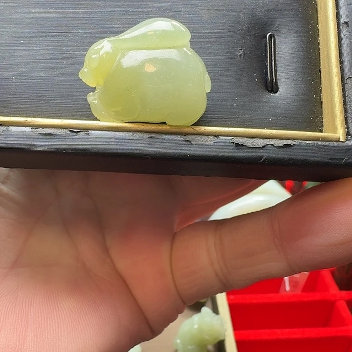 和田玉（青白玉）未镶嵌颈饰生肖兔