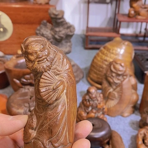 贡木邪****佬华彩木作摆件