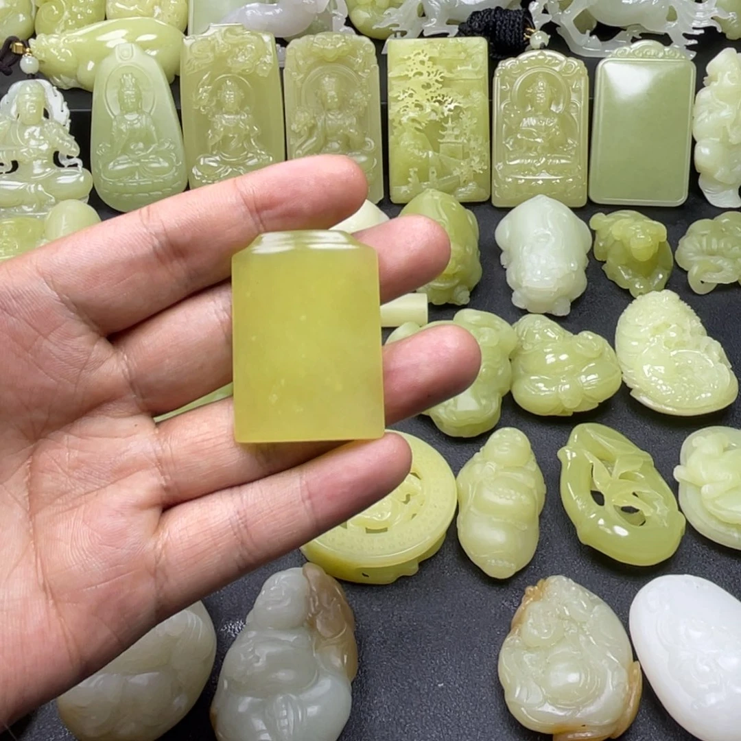 和田玉（黄玉）未镶嵌颈饰