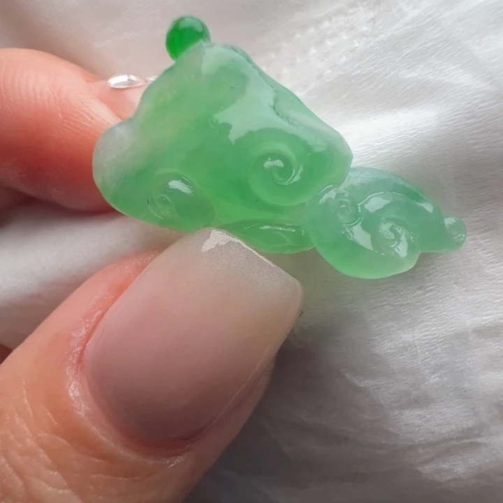 定制翡翠未镶嵌包抛光