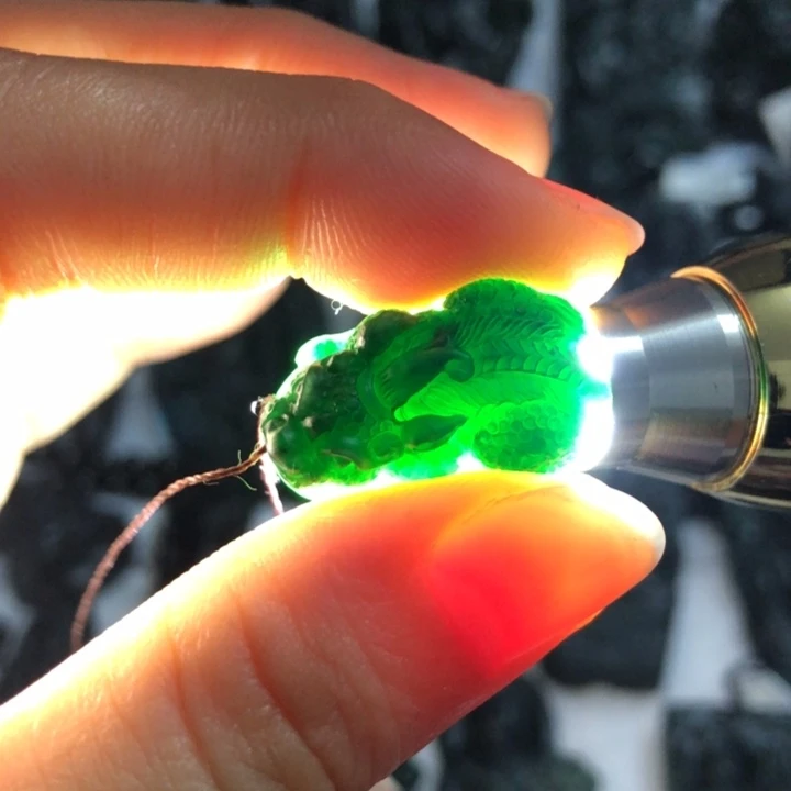 定制翡翠未镶嵌貔貅