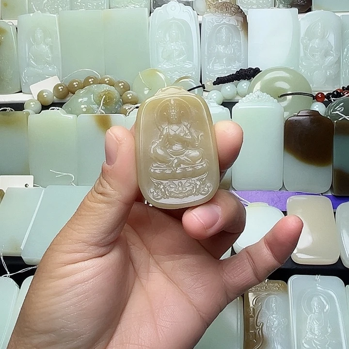 颈饰未镶嵌和田玉