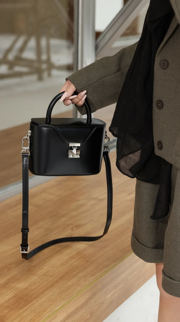 2025新款秋冬盒子包包真皮牛皮女包手拎单肩斜挎包通勤冬天小包