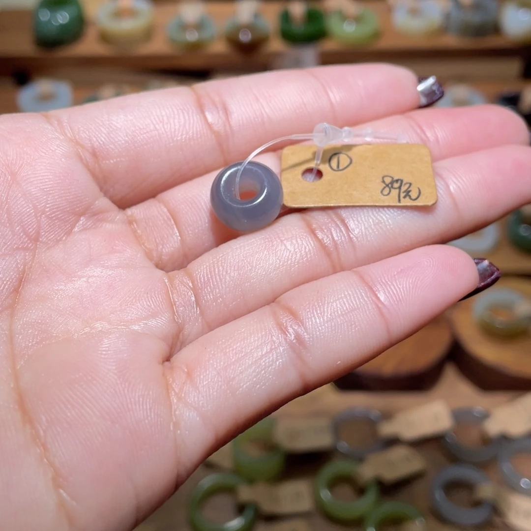 和田玉颈饰未镶嵌1