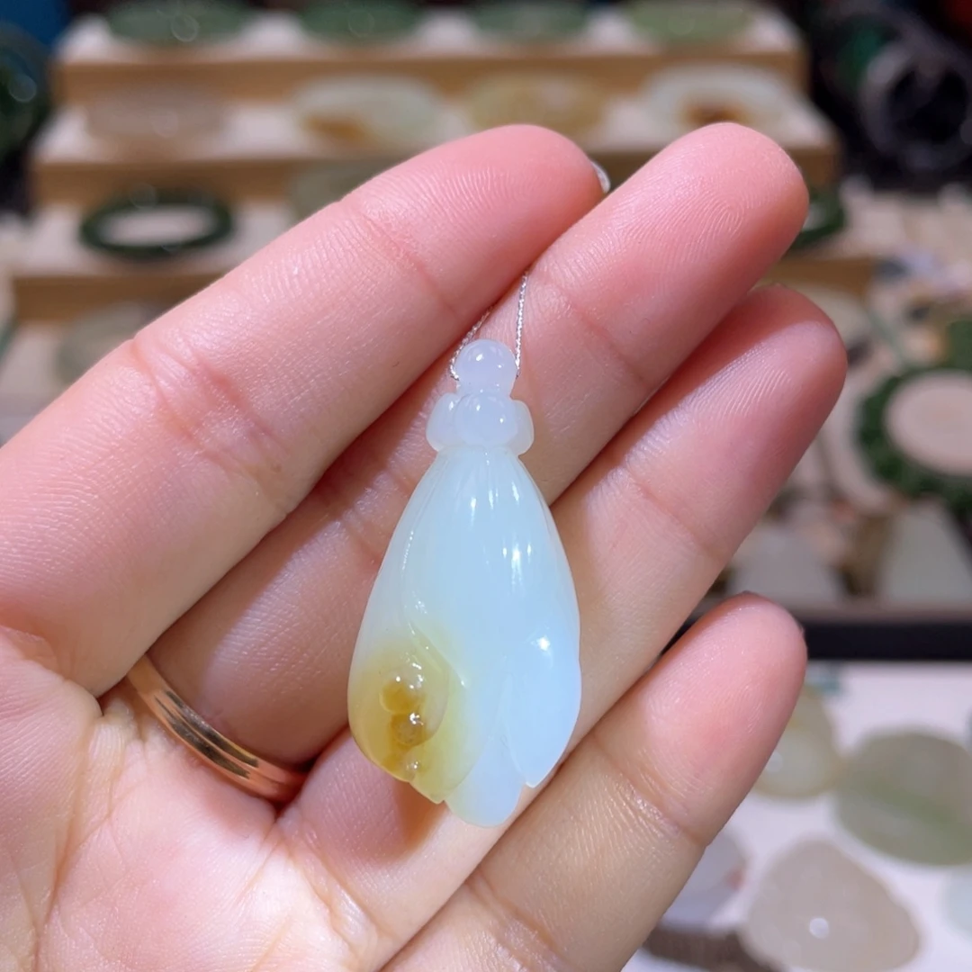 和田玉高品糖玉玉兰花未镶嵌