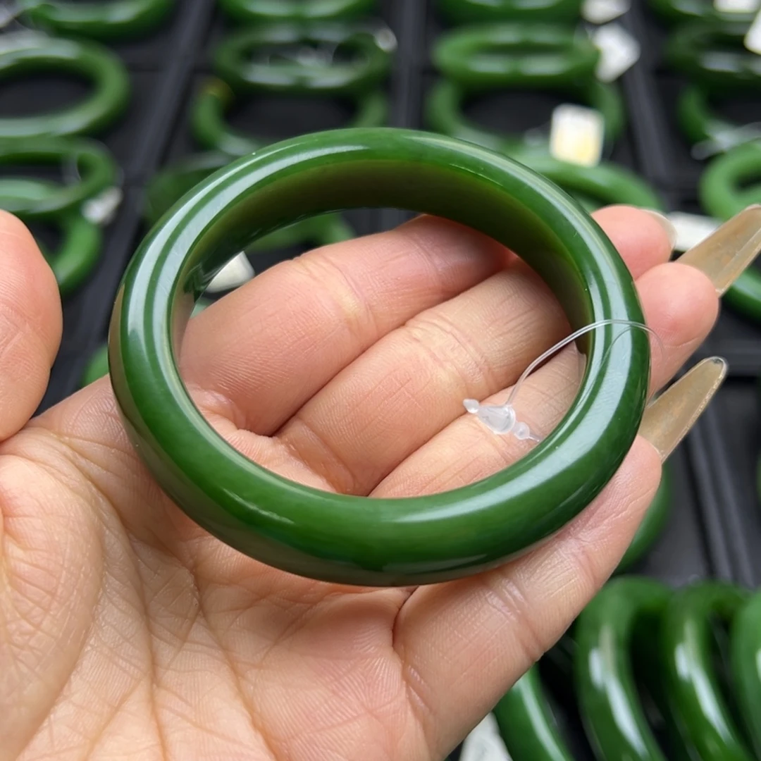 和田玉（碧玉）未镶嵌手镯