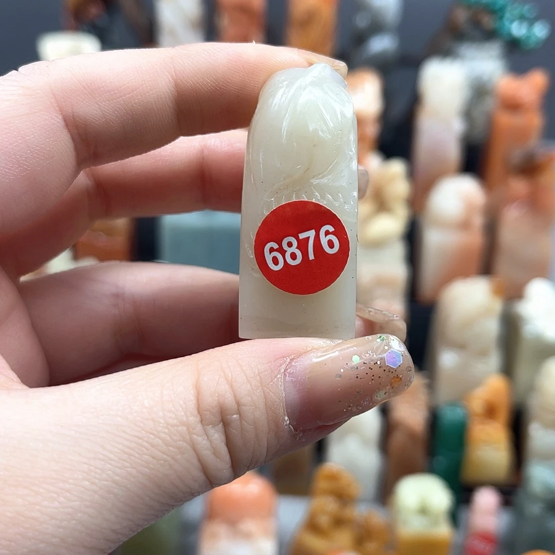 印石昌化石6876。