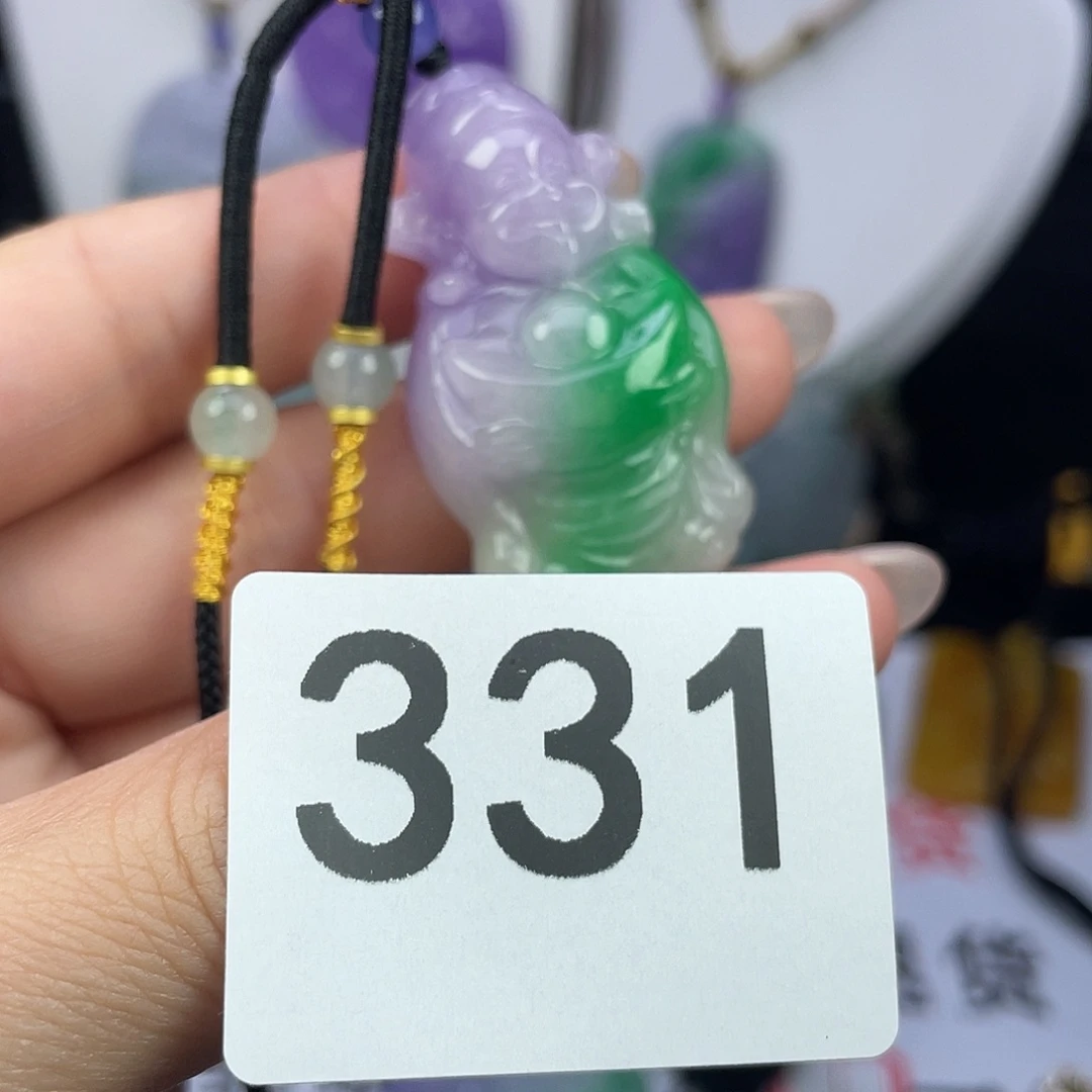 翡翠未镶嵌吊坠(赠链)