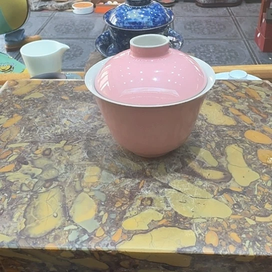 小盖碗一个，瓷。。。。