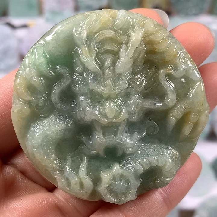 翡翠未镶嵌颈饰龙凤呈祥两面工艺福利