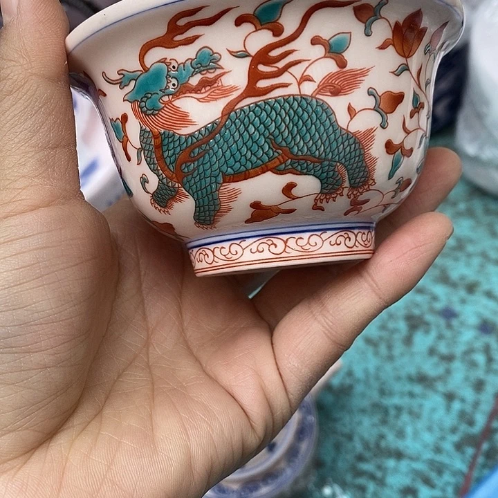 摆件陶红稀土斗彩麒麟压手杯